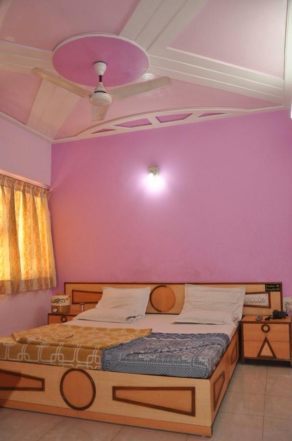 Hotel Gokul 甘地讷格尔 外观 照片